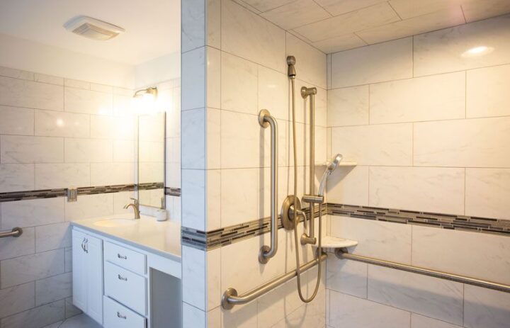  Handicap-accessible-bathroom-Gratitude-800x533 